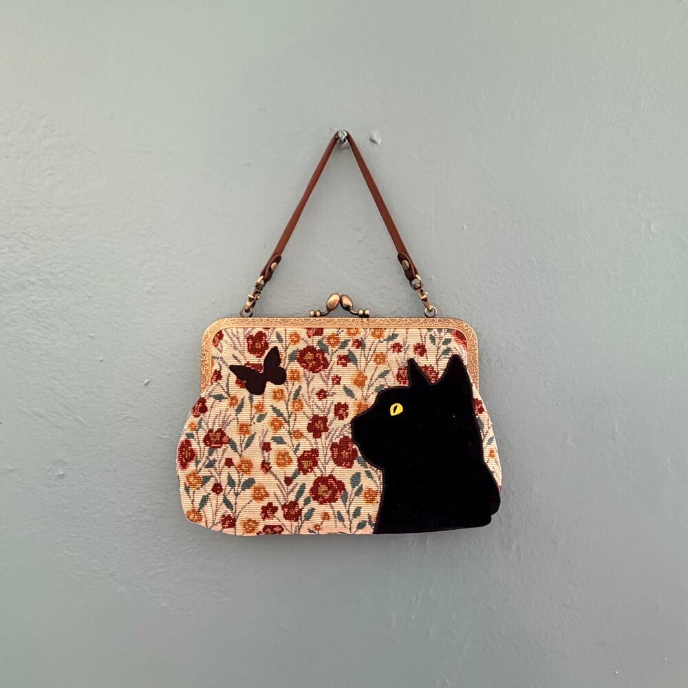 New Comeco Floral Black Cat Kisslock Bag, Velvet Kitten Embroidered Handbag